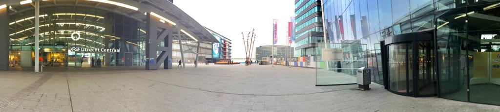 Entrada Municipalidad y Estacion Utrecht